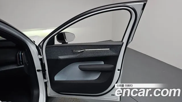 Volvo EX30 — Фото автомобиля 13