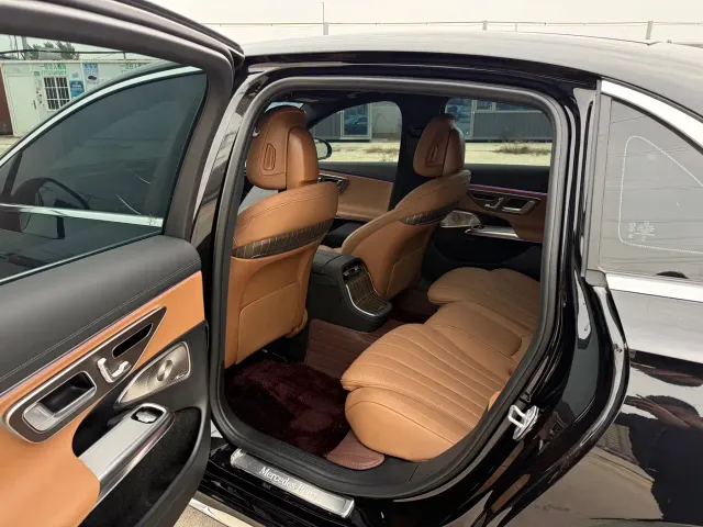 Mercedes-Benz E-Class — Фото автомобиля 6