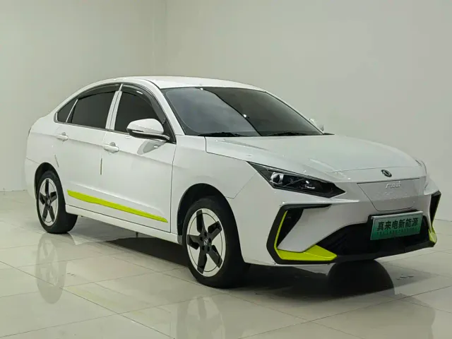 Dongfeng Fengshen E70 — Фото автомобиля 2
