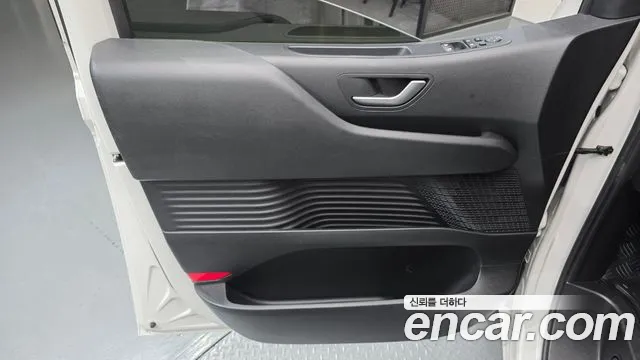Hyundai Staria — Фото автомобиля 13