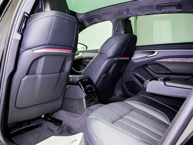 Audi A6L — Фото автомобиля 19