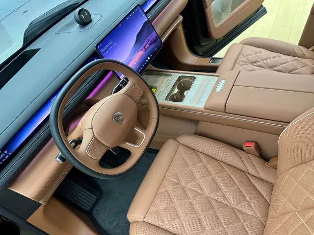 Nio ES8 — Фото автомобиля 6