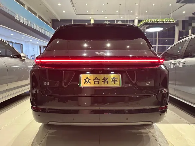 Li Auto L7 — Фото автомобиля 5