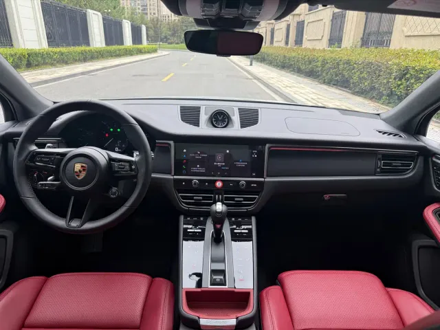 Porsche Macan — Фото автомобиля 10