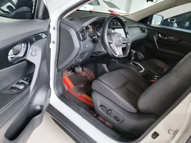 Nissan X-Trail — Фото автомобиля 15