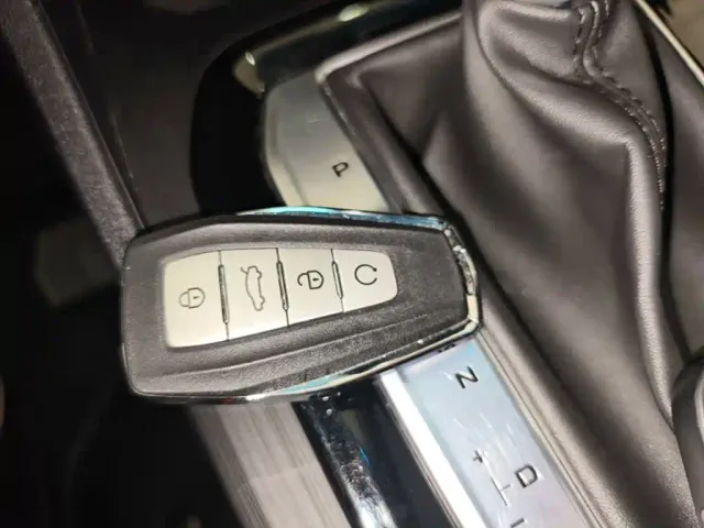 Geely Emgrand S — Фото автомобиля 8