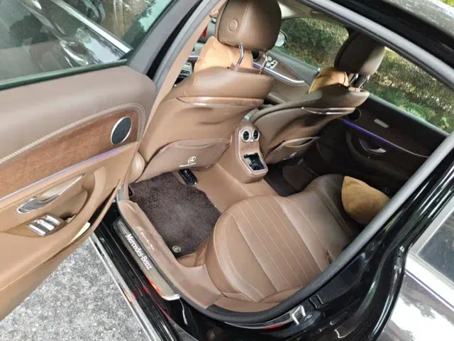 Mercedes-Benz E-Class — Фото автомобиля 13