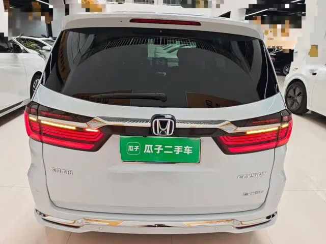 Honda Elysion — Фото автомобиля 5