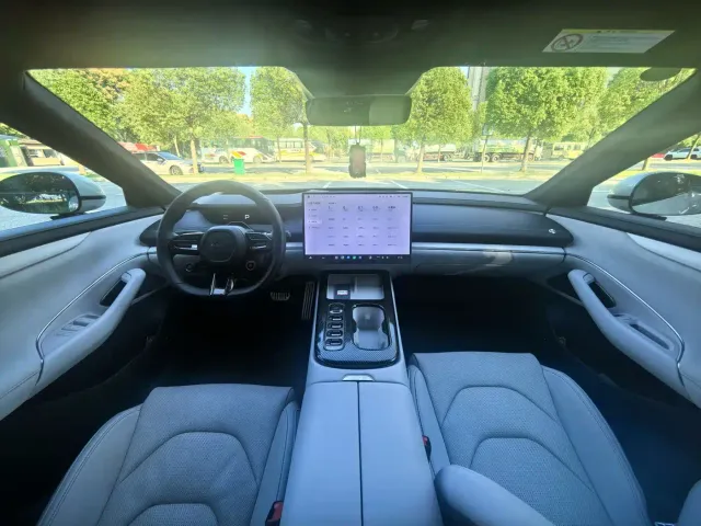 Xiaomi SU7 — Фото автомобиля 5