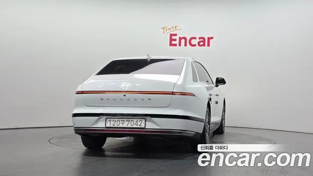 Hyundai Grandeur Grandeur (GN7) — Фото автомобиля 4