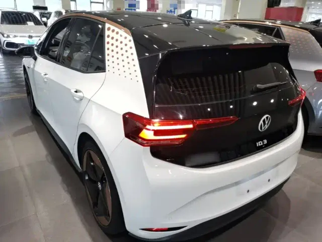 Volkswagen ID.3 — Фото автомобиля 4