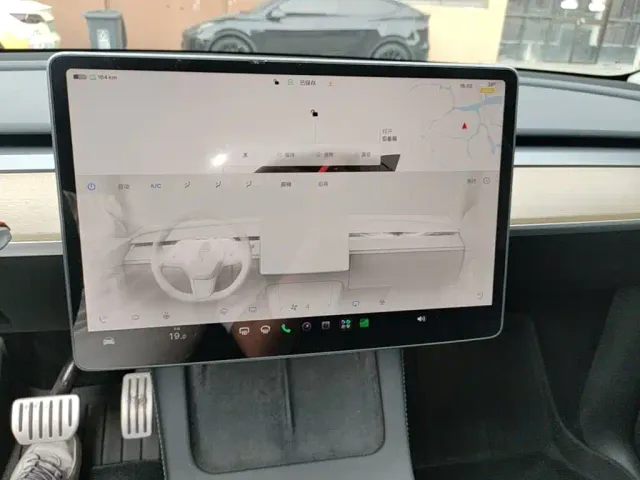Tesla Model Y — Фото автомобиля 12