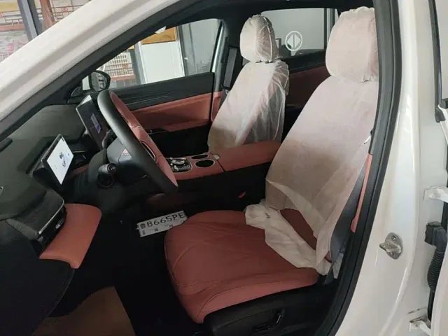 Geely Galaxy L6 — Фото автомобиля 10