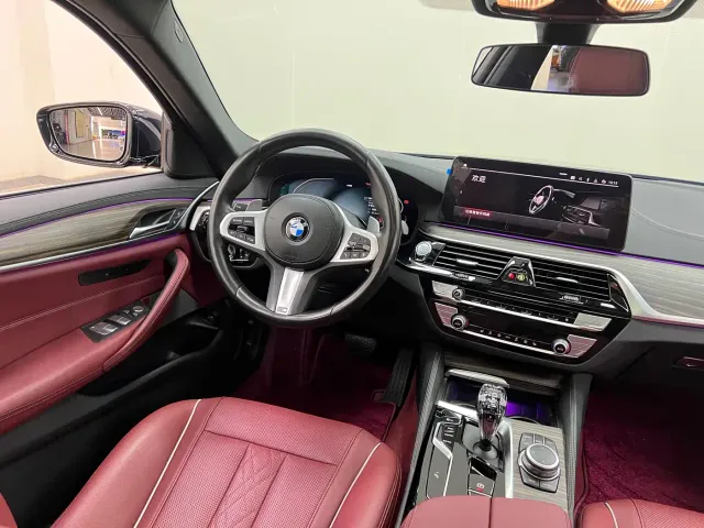 BMW 5 Series — Фото автомобиля 16