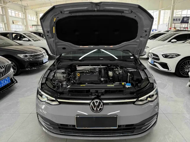 Volkswagen Golf — Фото автомобиля 20