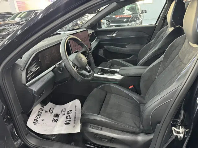 Volkswagen Passat — Фото автомобиля 4