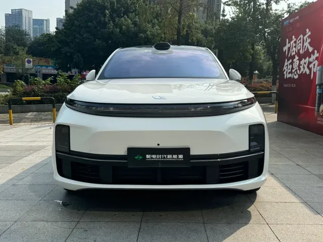 Li Auto L7 — Фото автомобиля 2