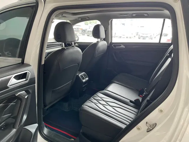Volkswagen Tiguan L — Фото автомобиля 23