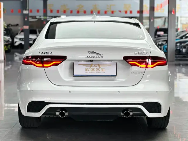 Jaguar XEL — Фото автомобиля 10
