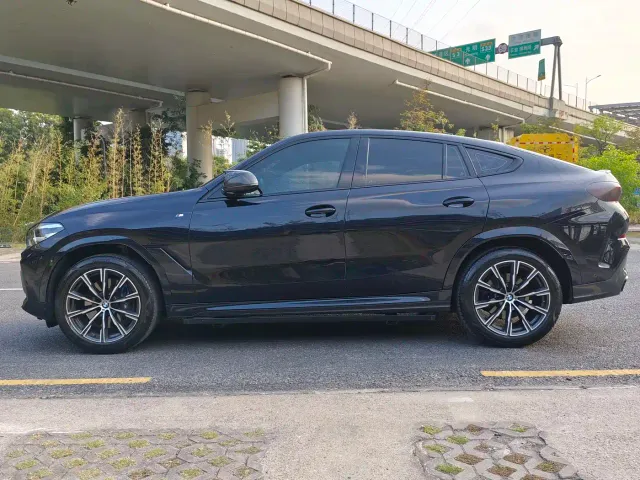 BMW X6 — Фото автомобиля 15
