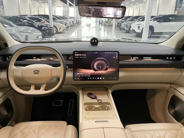 Nio ES8 — Фото автомобиля 12