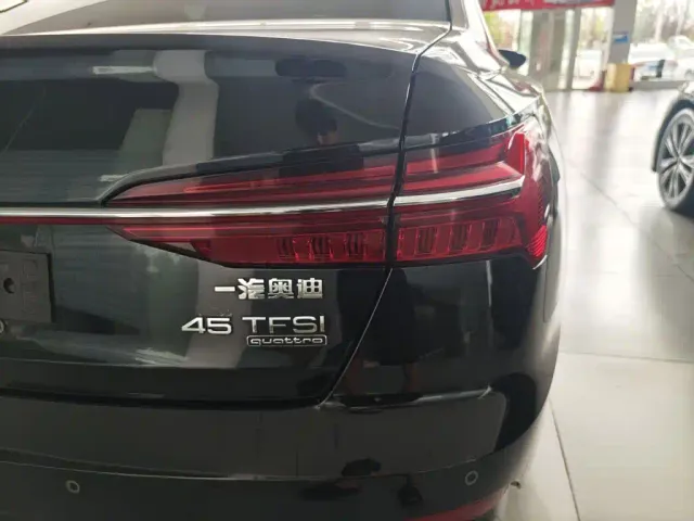 Audi A6L — Фото автомобиля 7