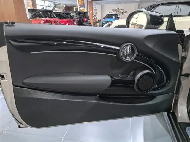 MINI Hatch — Фото автомобиля 14
