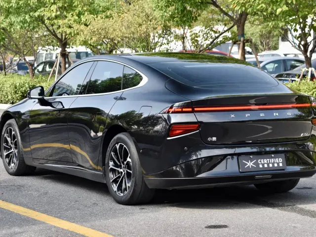 Xpeng P7 — Фото автомобиля 3