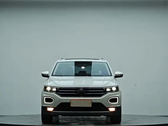 Volkswagen T-Roc — Фото автомобиля 3