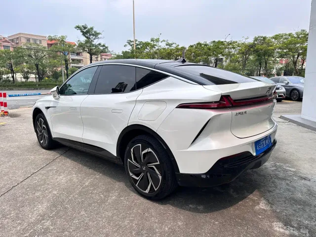 Roewe Feifan R7 2022 Long Range Premium Edition — Фото автомобиля 4