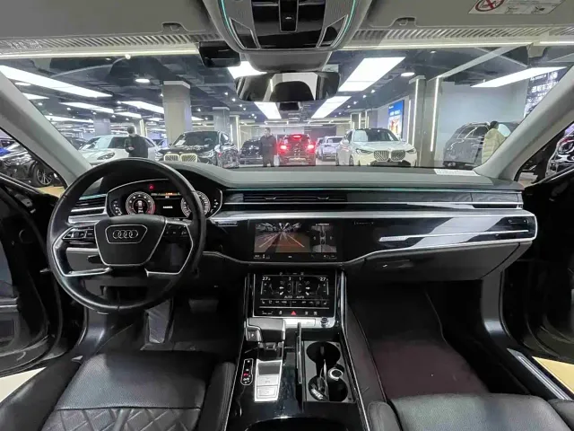 Audi A8 — Фото автомобиля 5