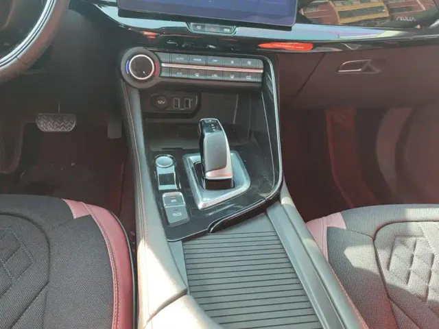 Dongfeng Fengshen AX7 — Фото автомобиля 16