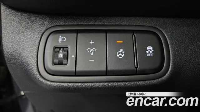 Hyundai Venue — Фото автомобиля 14
