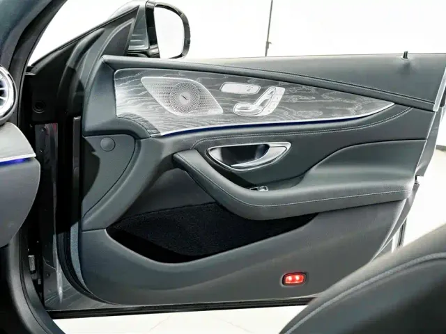 Mercedes-Benz CLS-Class — Фото автомобиля 16