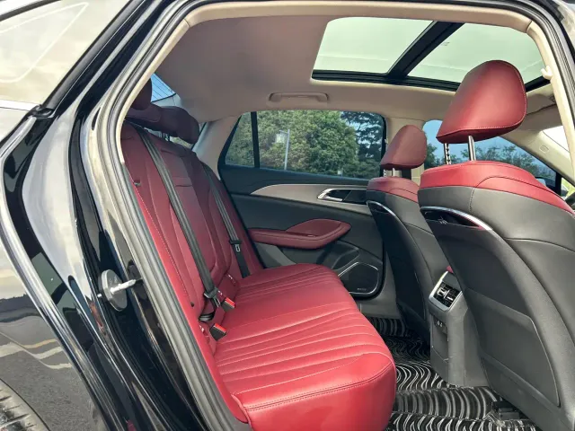 Hongqi H5 — Фото автомобиля 13
