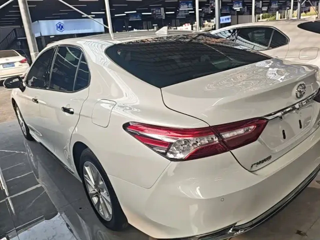 Toyota Camry — Фото автомобиля 4