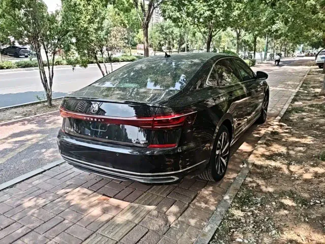 Volkswagen Passat — Фото автомобиля 6