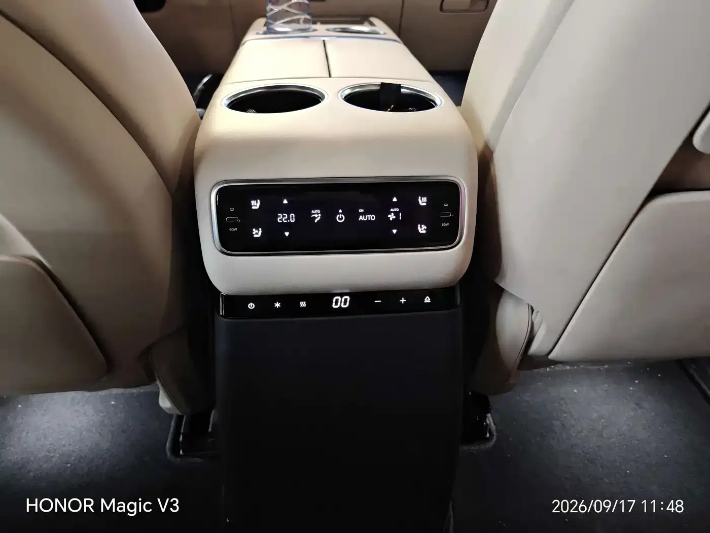 Li Auto Li Xiang L9 2024 Pro — Фото автомобиля 10