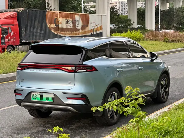 BYD Tang — Фото автомобиля 4