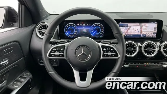 Mercedes-Benz EQB — Фото автомобиля 11