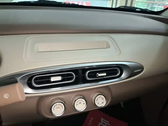 Wuling Hongguang Mini EV — Фото автомобиля 12
