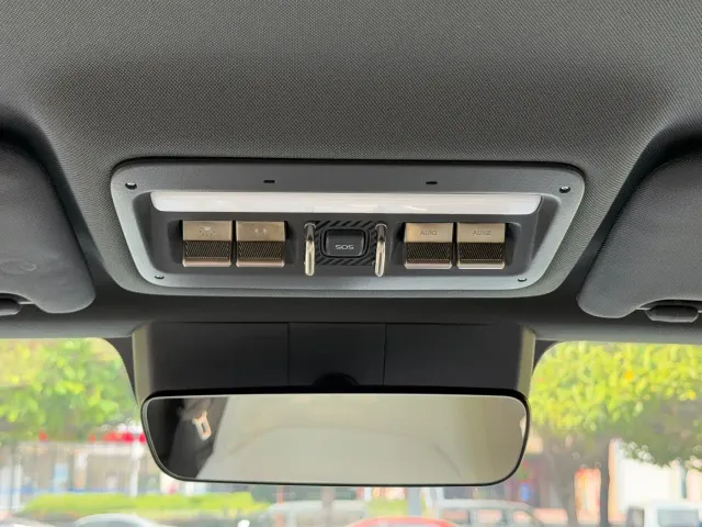 iCAR V23 — Фото автомобиля 22