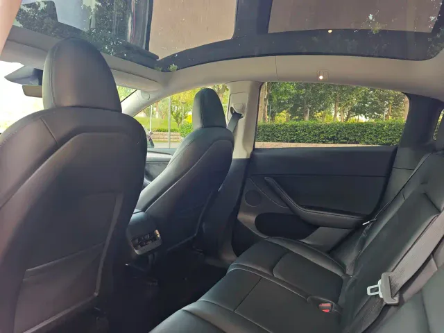 Tesla Model Y — Фото автомобиля 5