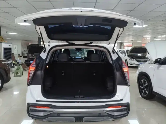 Geely Boyue L — Фото автомобиля 18