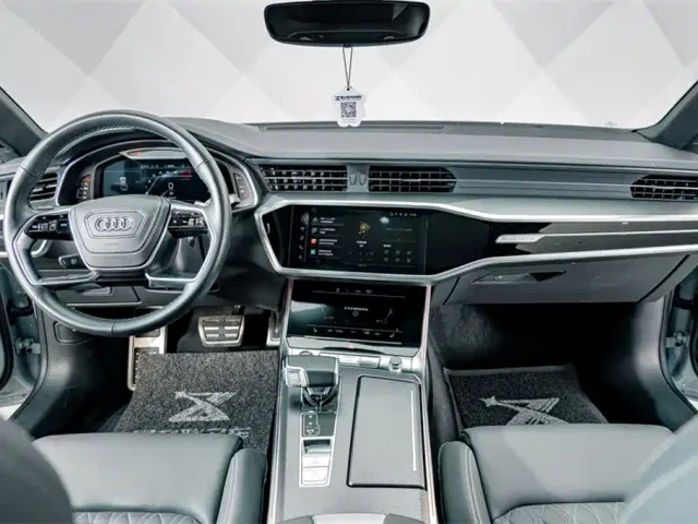 Audi A7L — Фото автомобиля 12