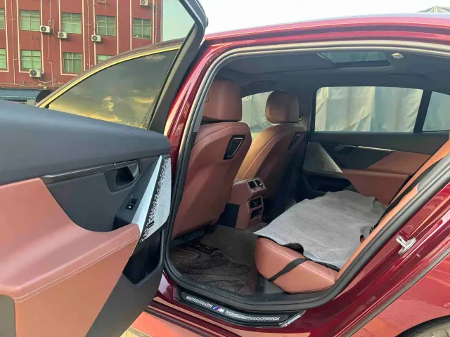 BMW 5 Series — Фото автомобиля 11