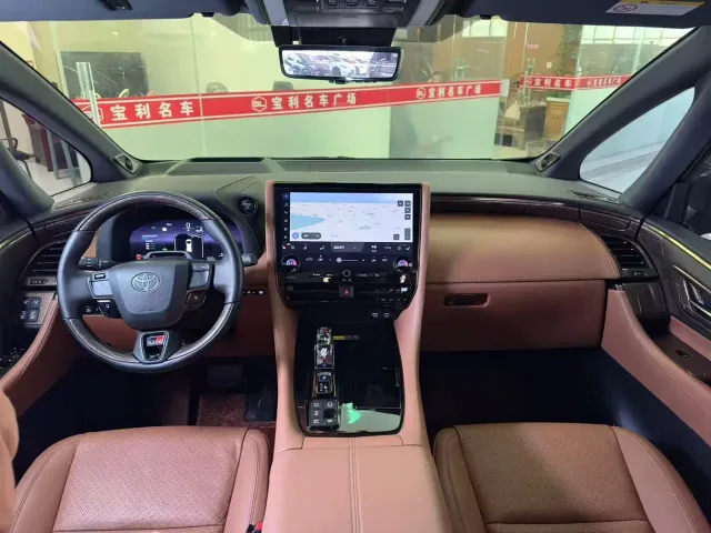 Toyota Alphard — Фото автомобиля 22