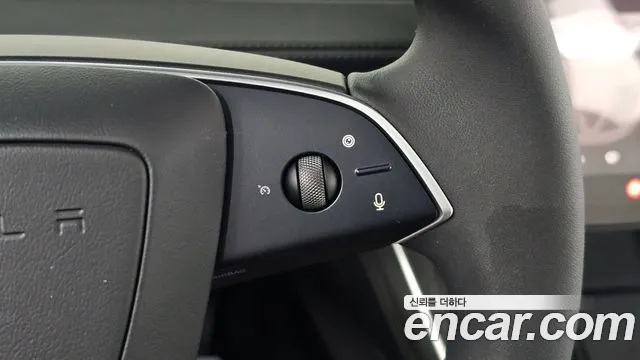Tesla Model Y — Фото автомобиля 21
