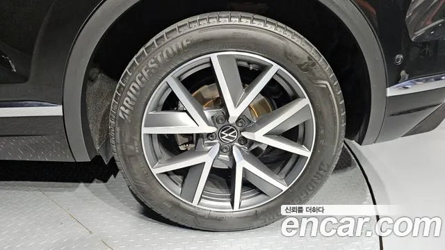 Volkswagen Touareg Touareg 3 поколение 3.0 TDI Prestige — Фото автомобиля 18