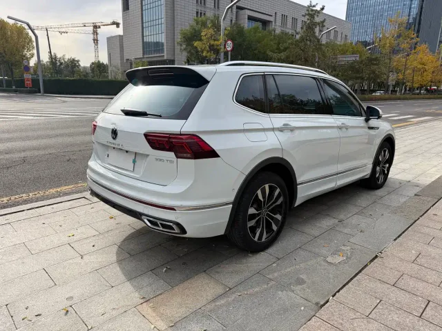 Volkswagen Tiguan L — Фото автомобиля 18